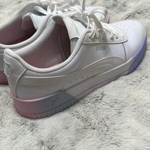 PUMA Carina Women’s Leather Sneaker Size 10